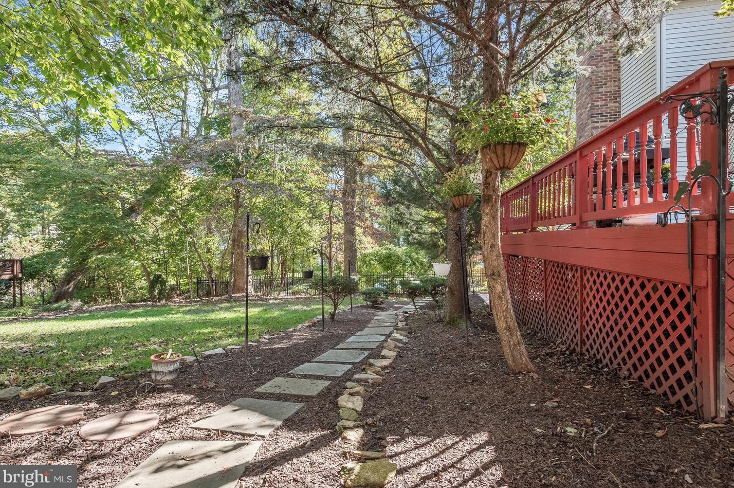 2931 Pebble Bch Dr, Ellicott MD 21042-2182 exterior