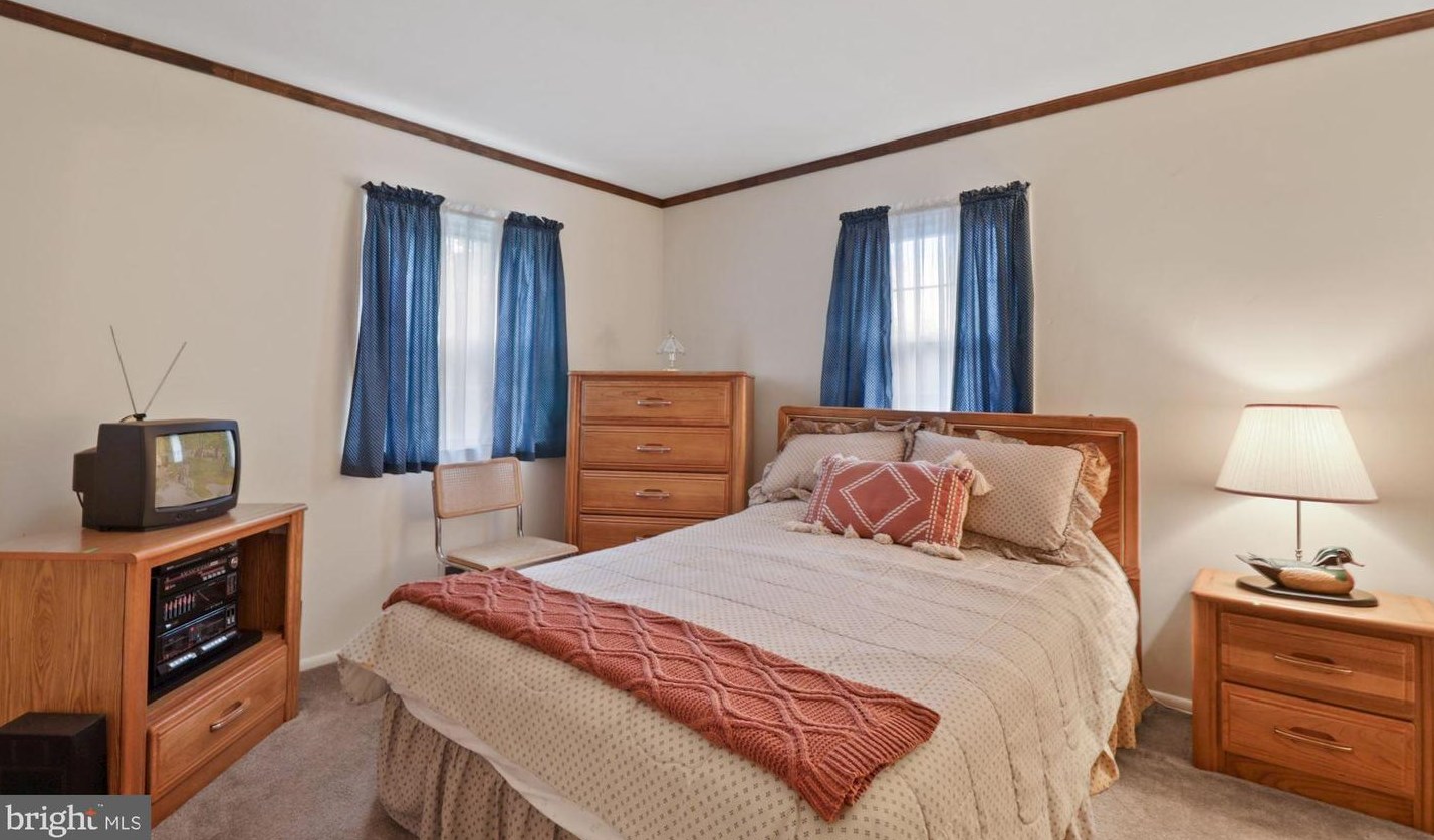 4401 Brittany Dr, Ellicott MD 21043-6020 exterior