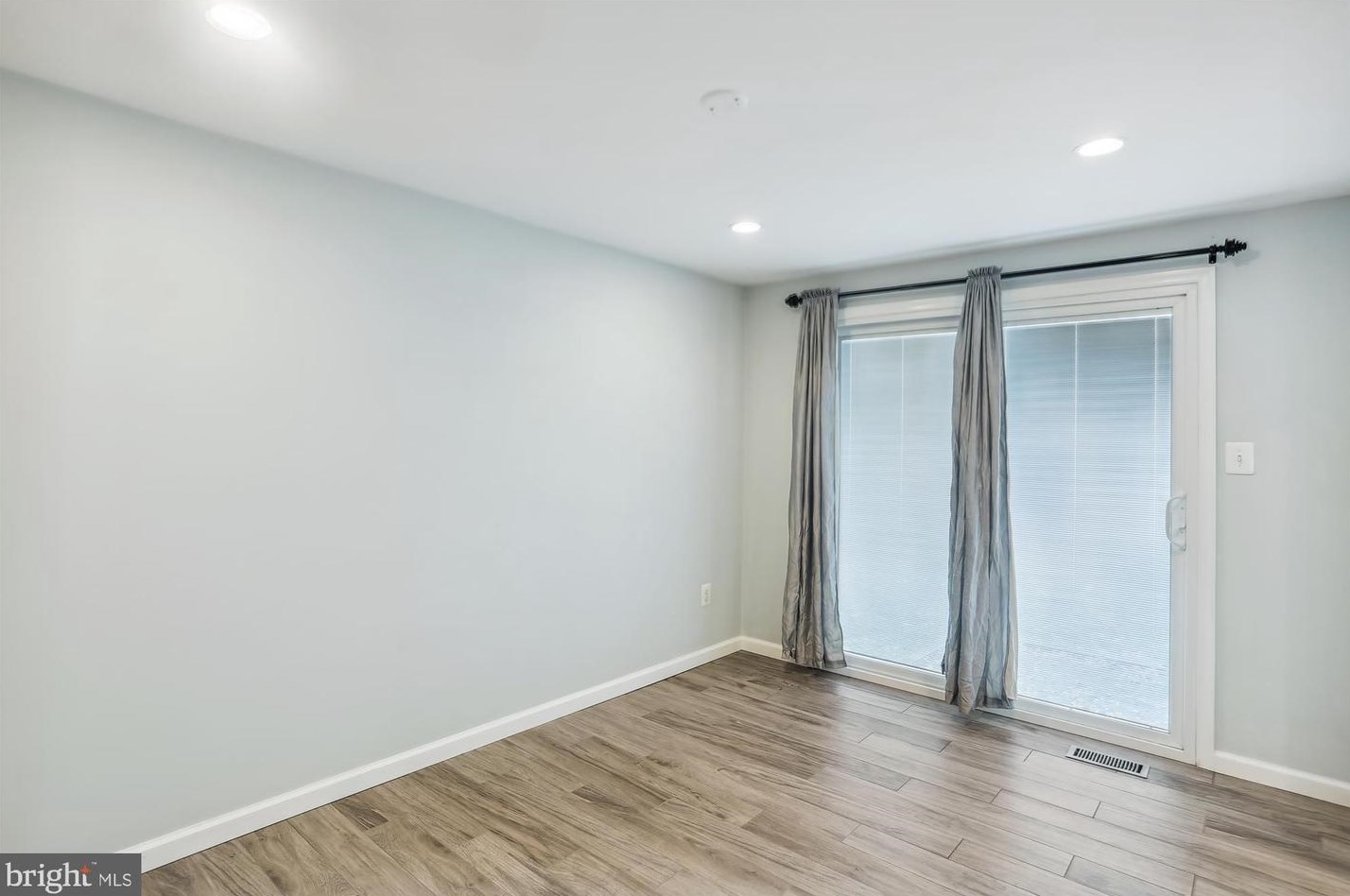 7827 Butterfield Dr, Baltimore MD  21075-6452 exterior