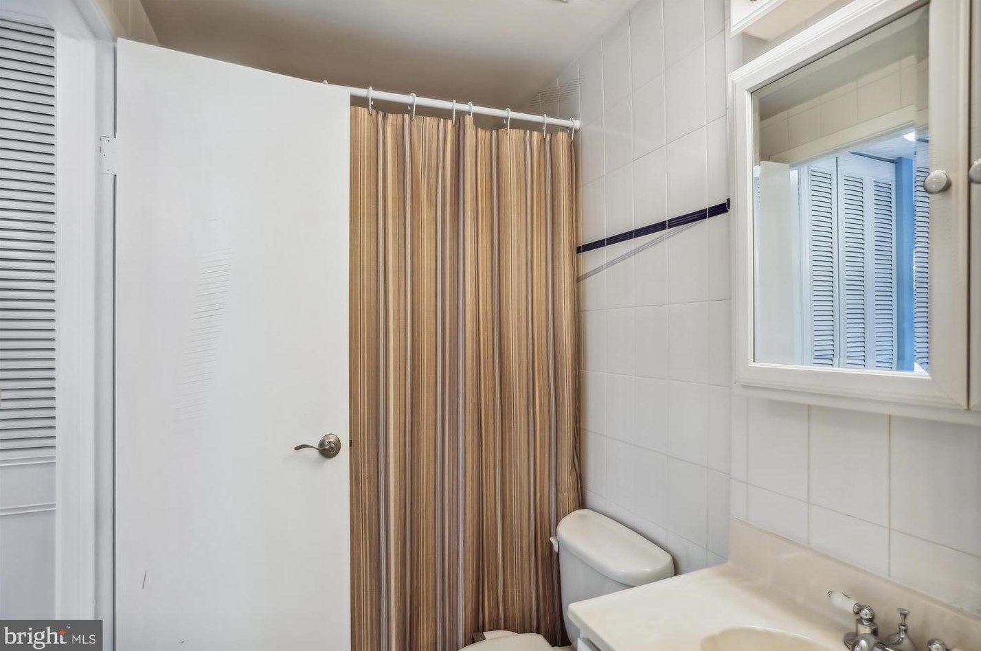 7827 Butterfield Dr, Baltimore MD  21075-6452 exterior