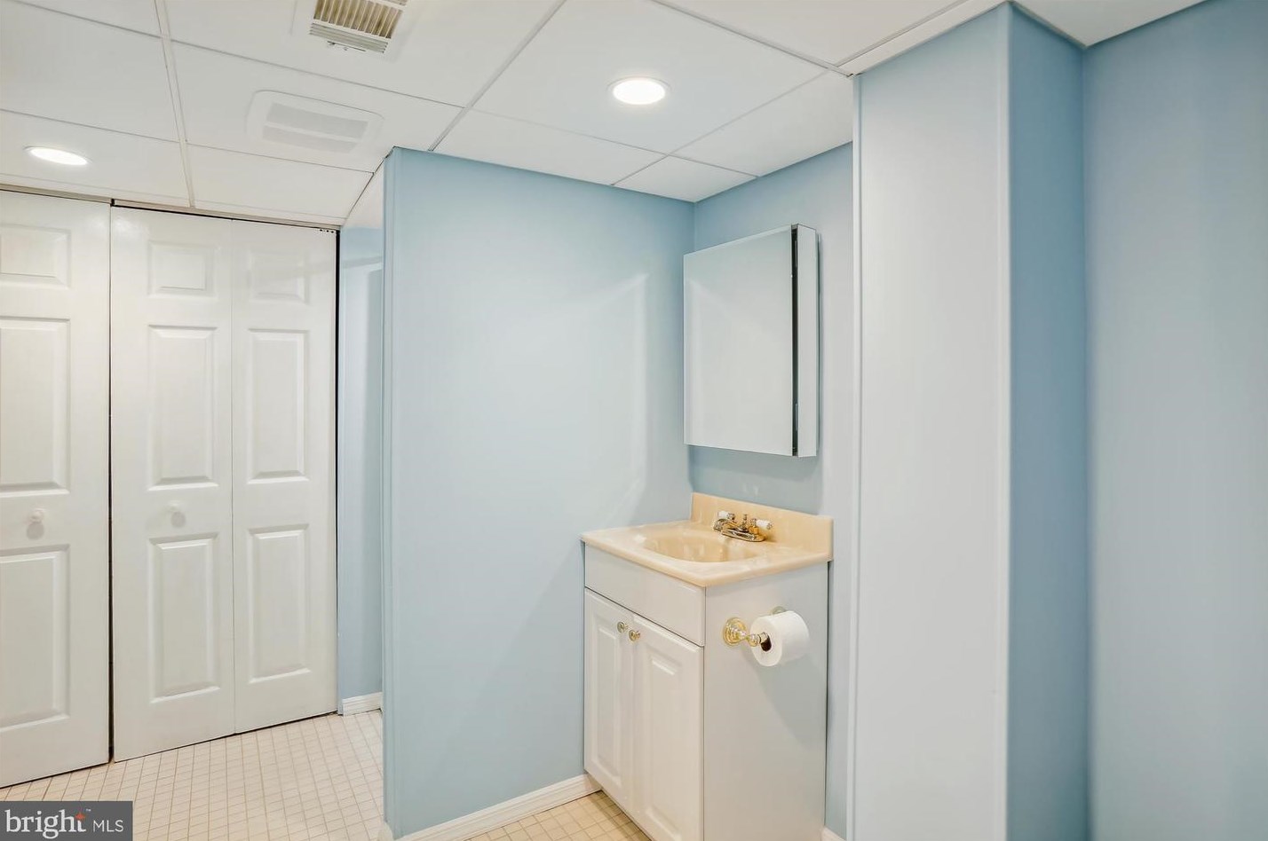 7827 Butterfield Dr, Baltimore MD  21075-6452 exterior