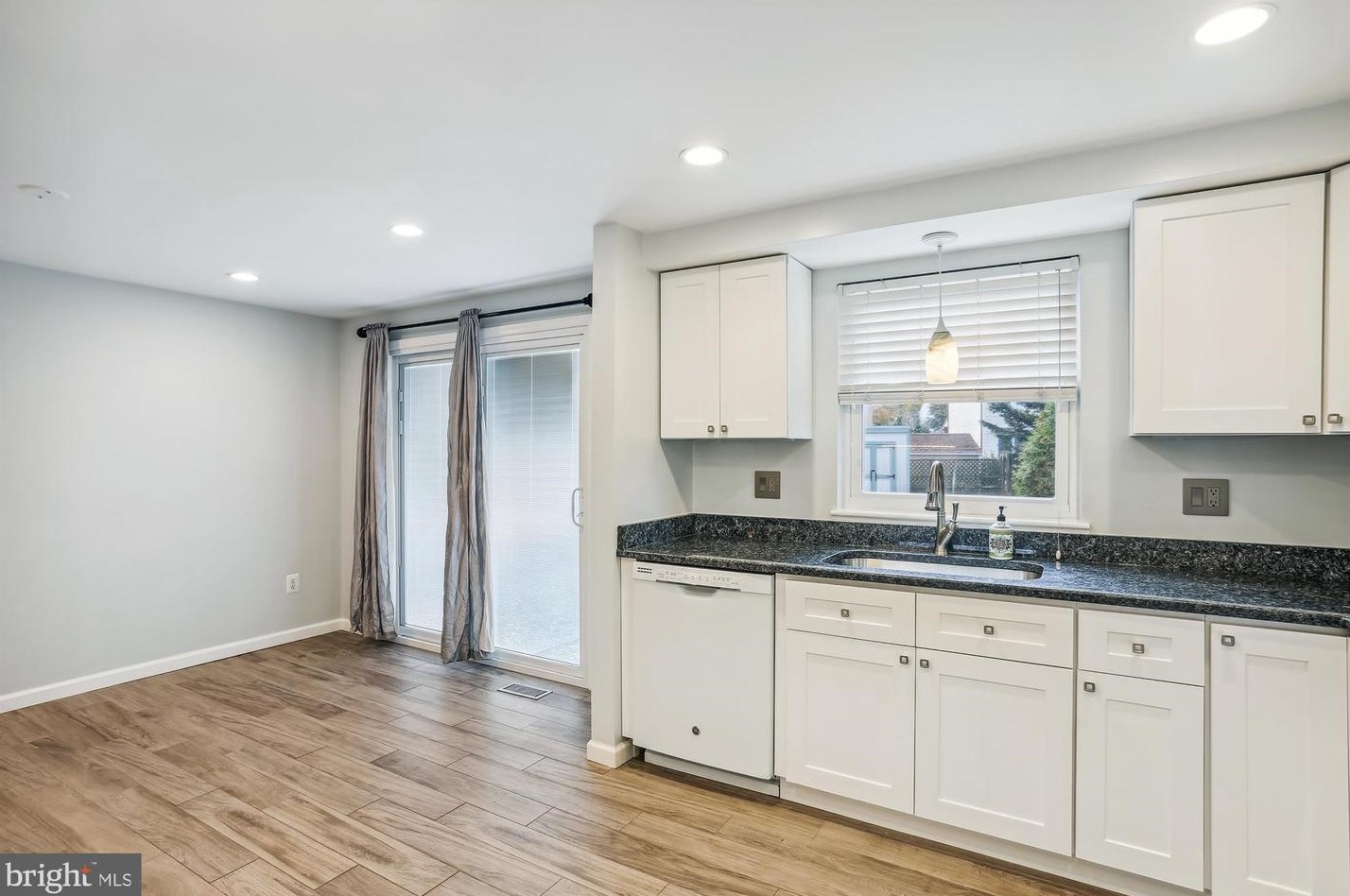 7827 Butterfield Dr, Baltimore MD  21075-6452 exterior