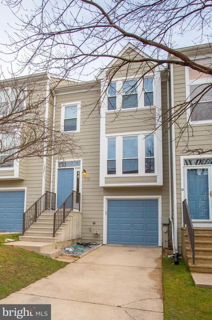7705 Chatfield Ln, Ellicott MD  21043-7900 exterior
