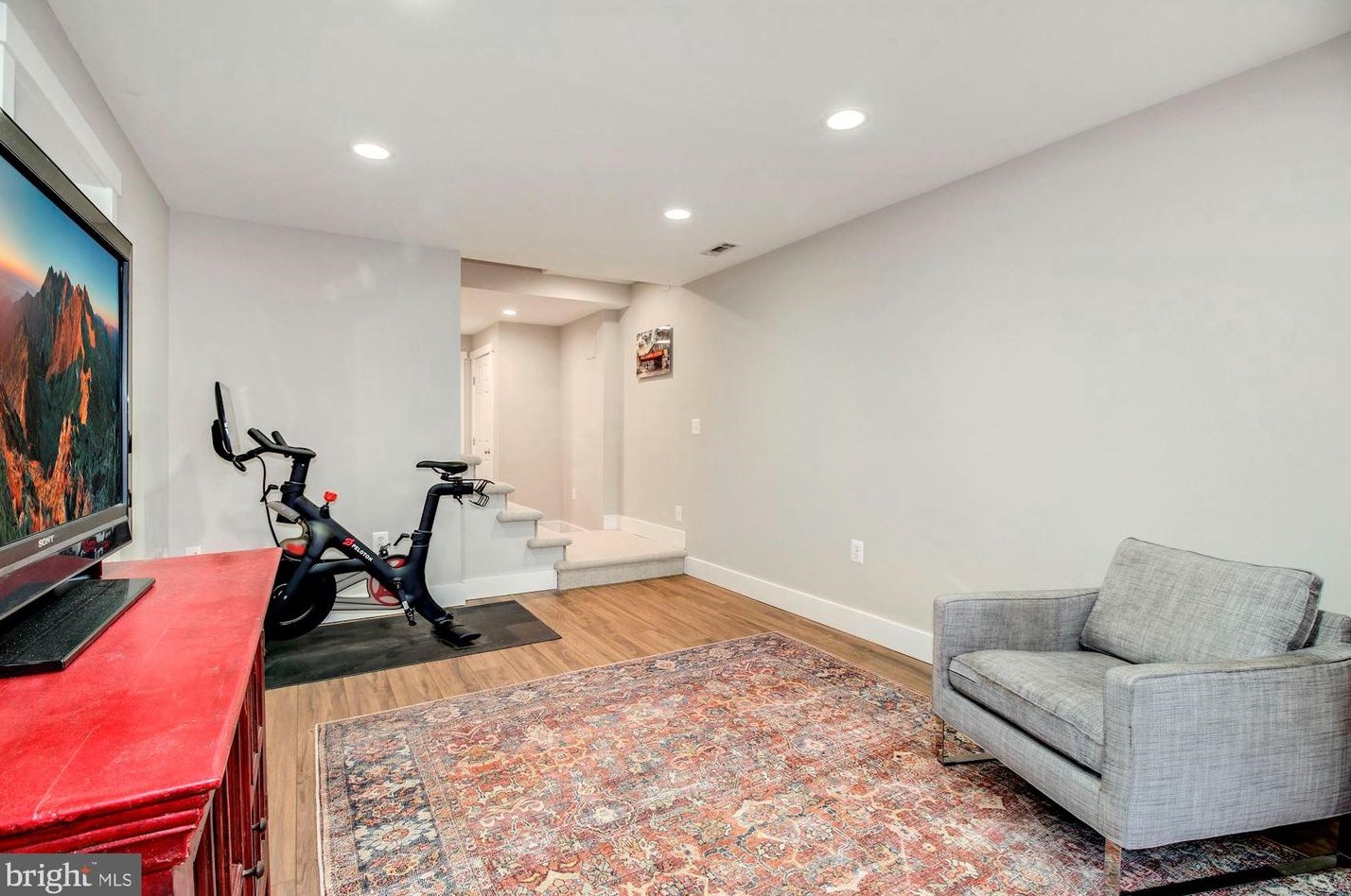 10226 Burnside Dr, Ellicott MD 21042-4804 exterior