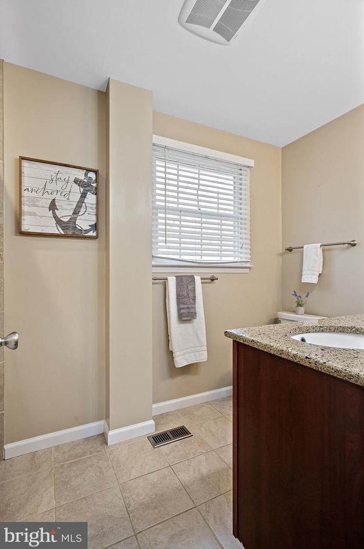 10070 Colonial Dr, Ellicott MD 21042-6230 exterior