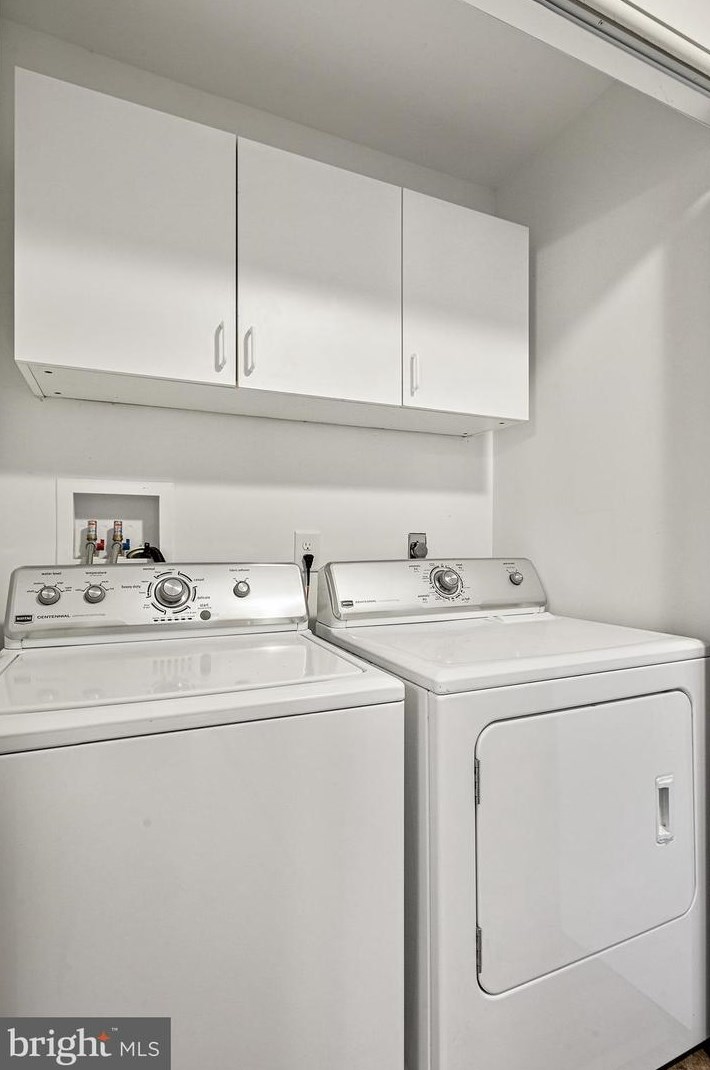 10070 Colonial Dr, Ellicott MD 21042-6230 exterior