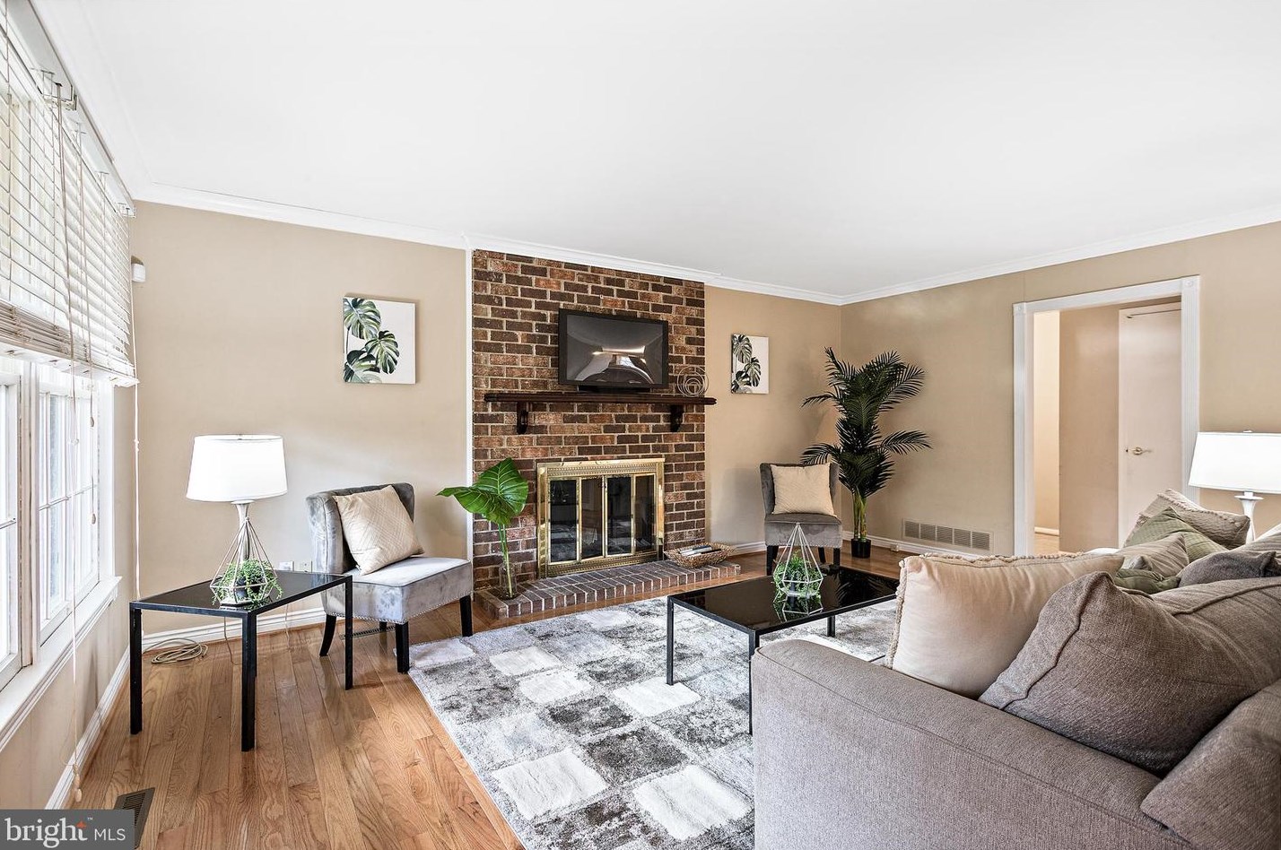 10070 Colonial Dr, Ellicott MD 21042-6230 exterior