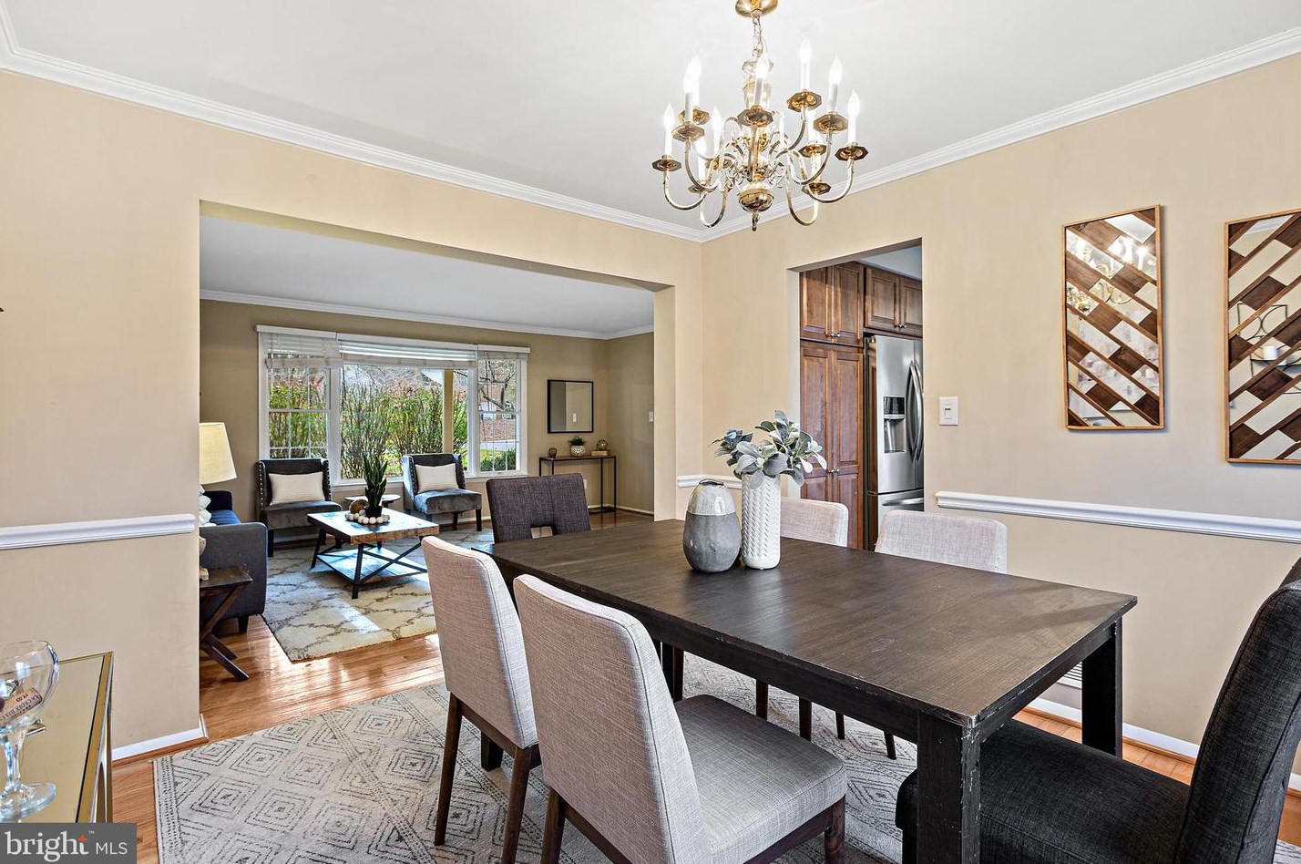 10070 Colonial Dr, Ellicott MD 21042-6230 exterior