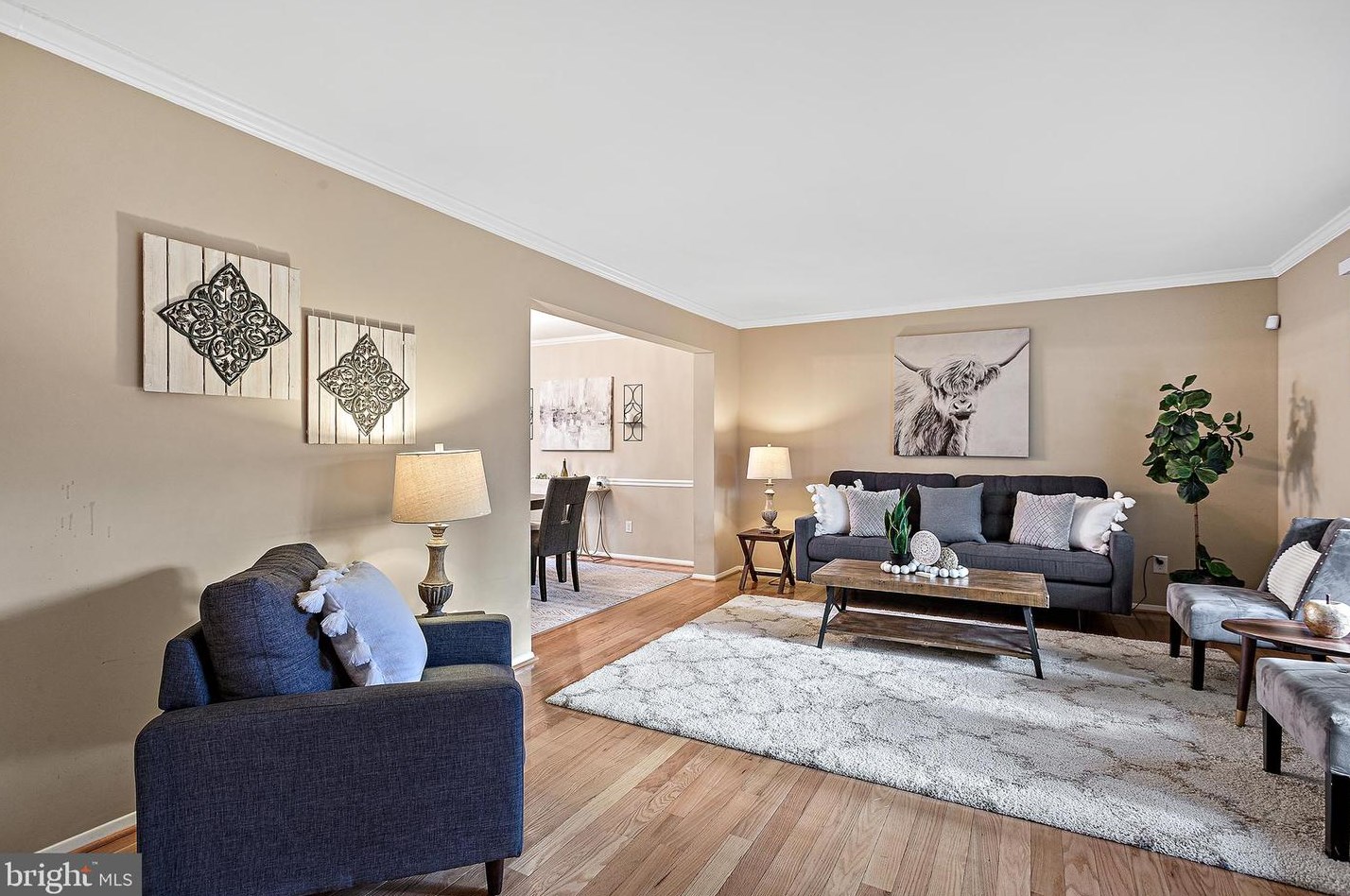 10070 Colonial Dr, Ellicott MD 21042-6230 exterior