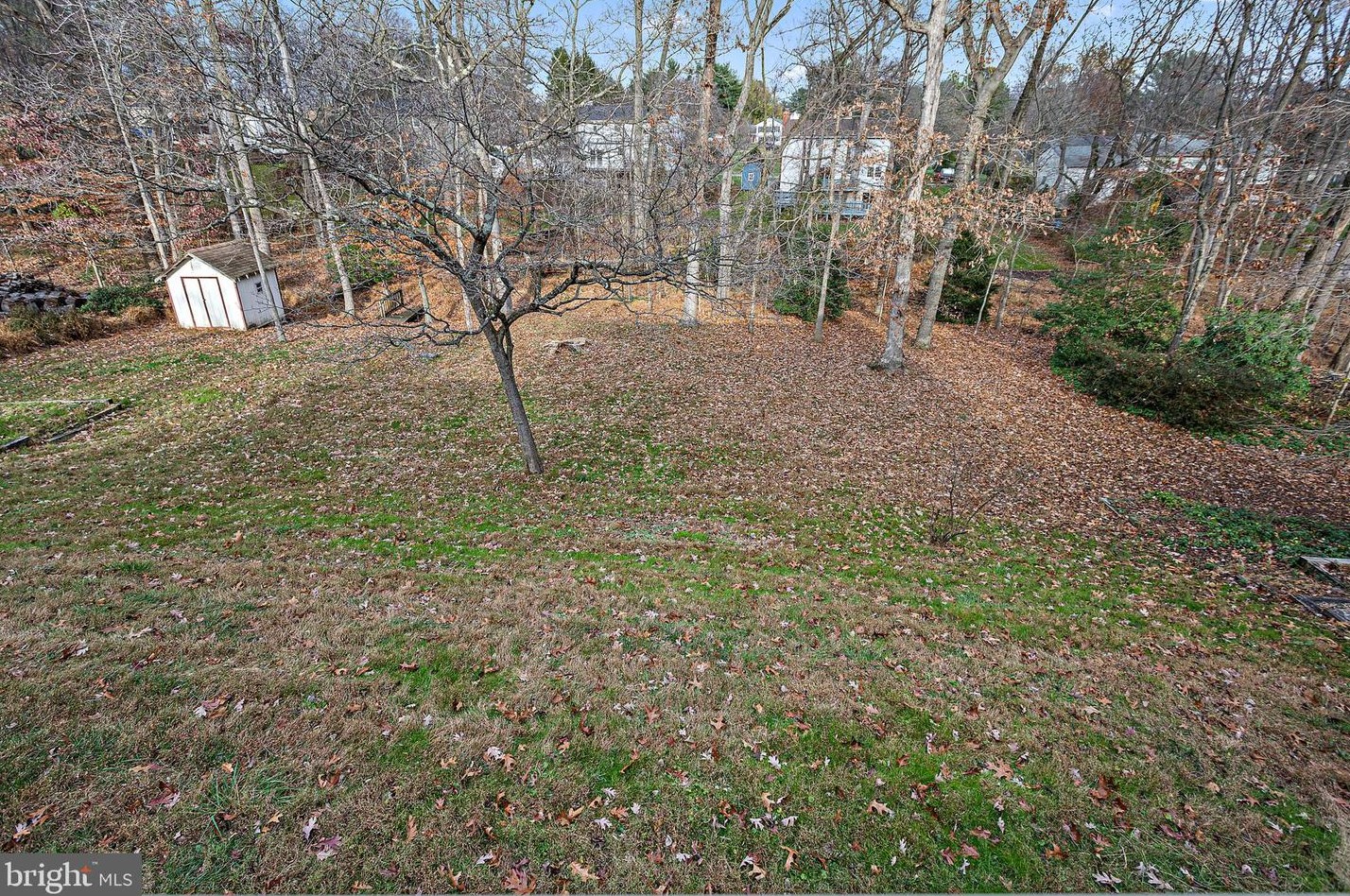 10070 Colonial Dr, Ellicott MD 21042-6230 exterior