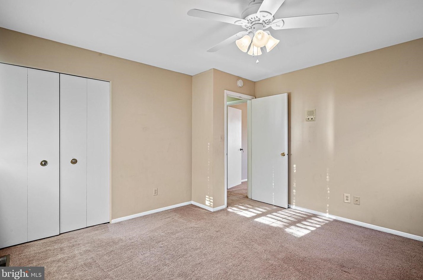 10070 Colonial Dr, Ellicott MD 21042-6230 exterior