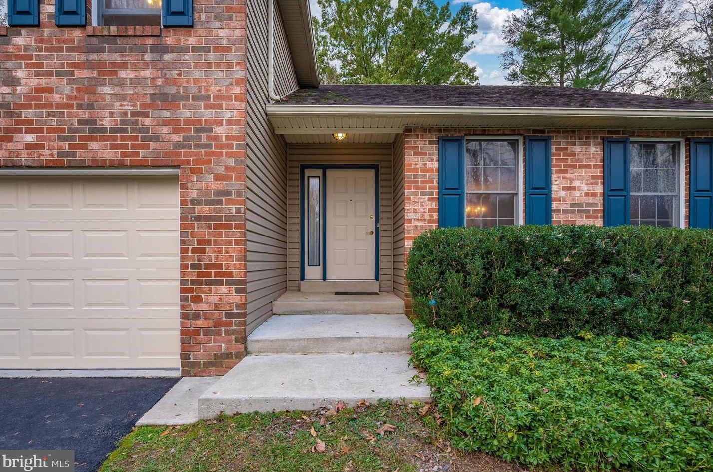 10106 Labelle Ct, Ellicott MD 21042-6257 exterior