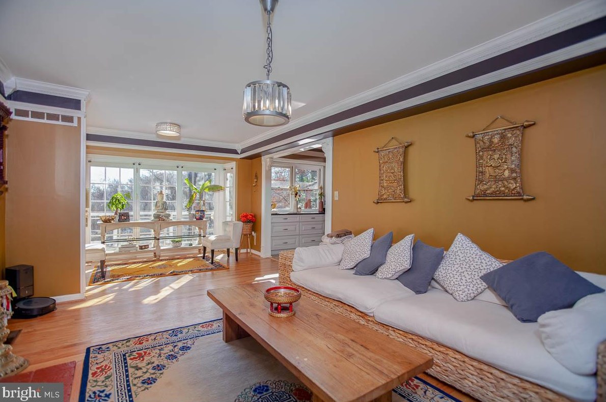 9035 Overhill Dr, Ellicott MD  21042-5221 exterior