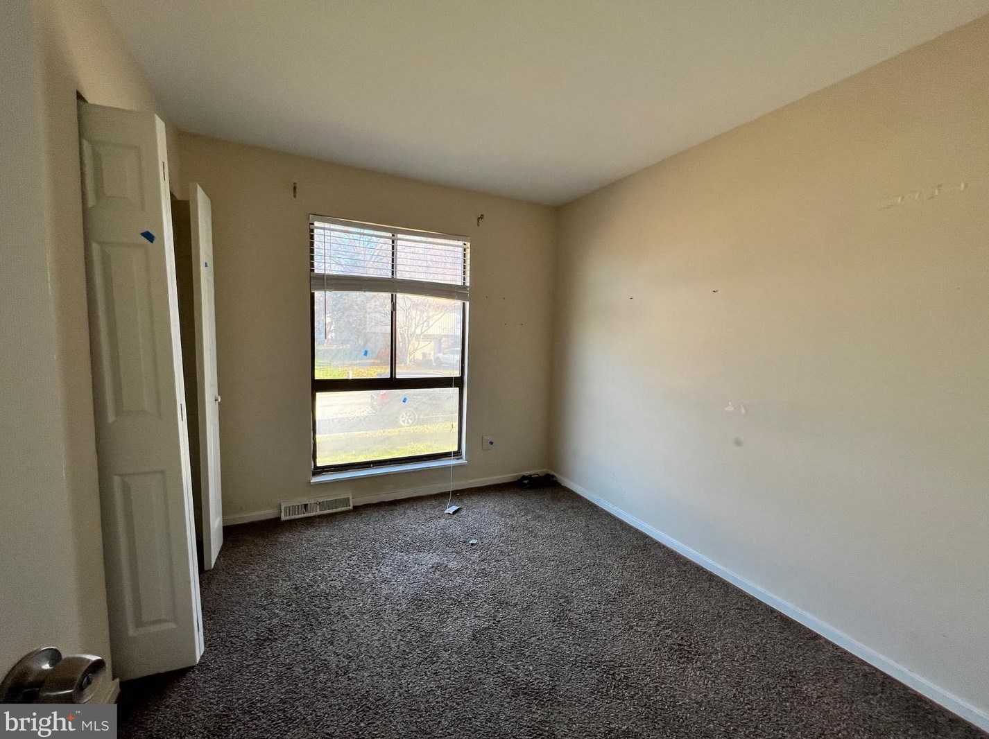 5429 Wolf River Ln, Columbia MD 21045-2258 exterior