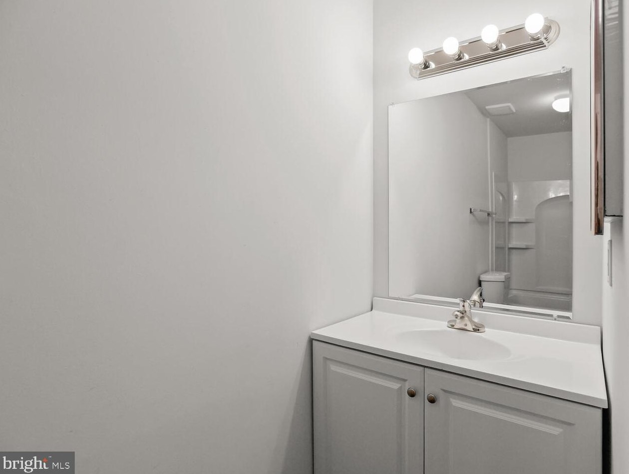 8206 Tall Trees Ct, Ellicott MD  21043-6942 exterior