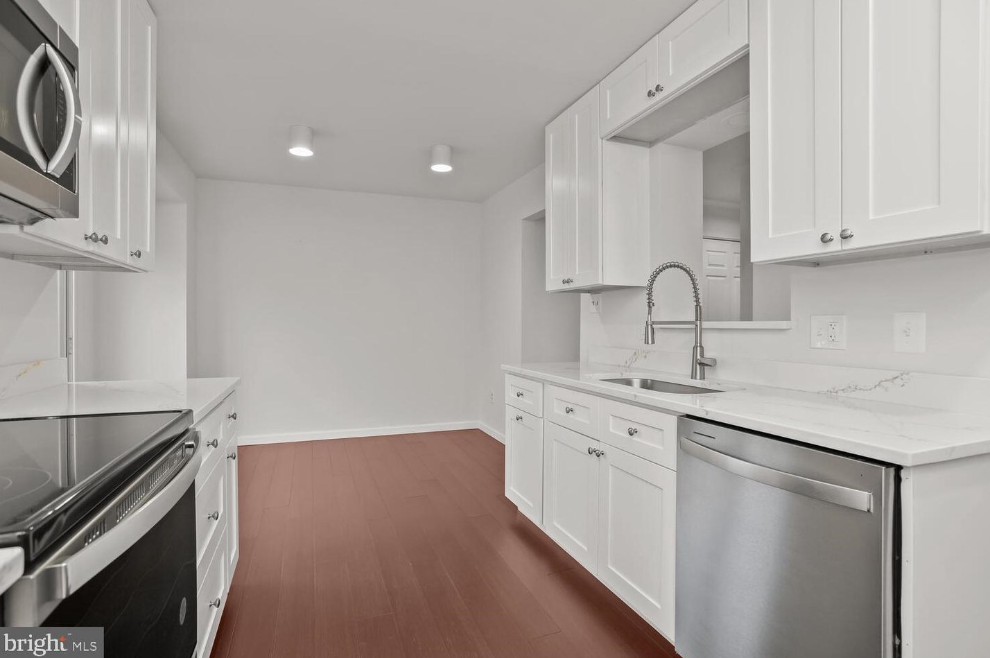 8206 Tall Trees Ct, Ellicott MD  21043-6942 exterior