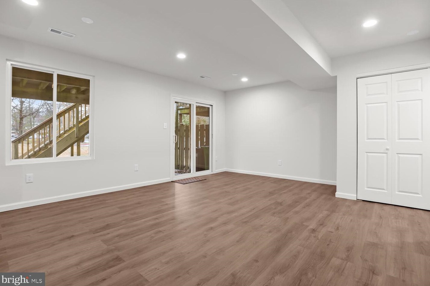 8206 Tall Trees Ct, Ellicott MD  21043-6942 exterior