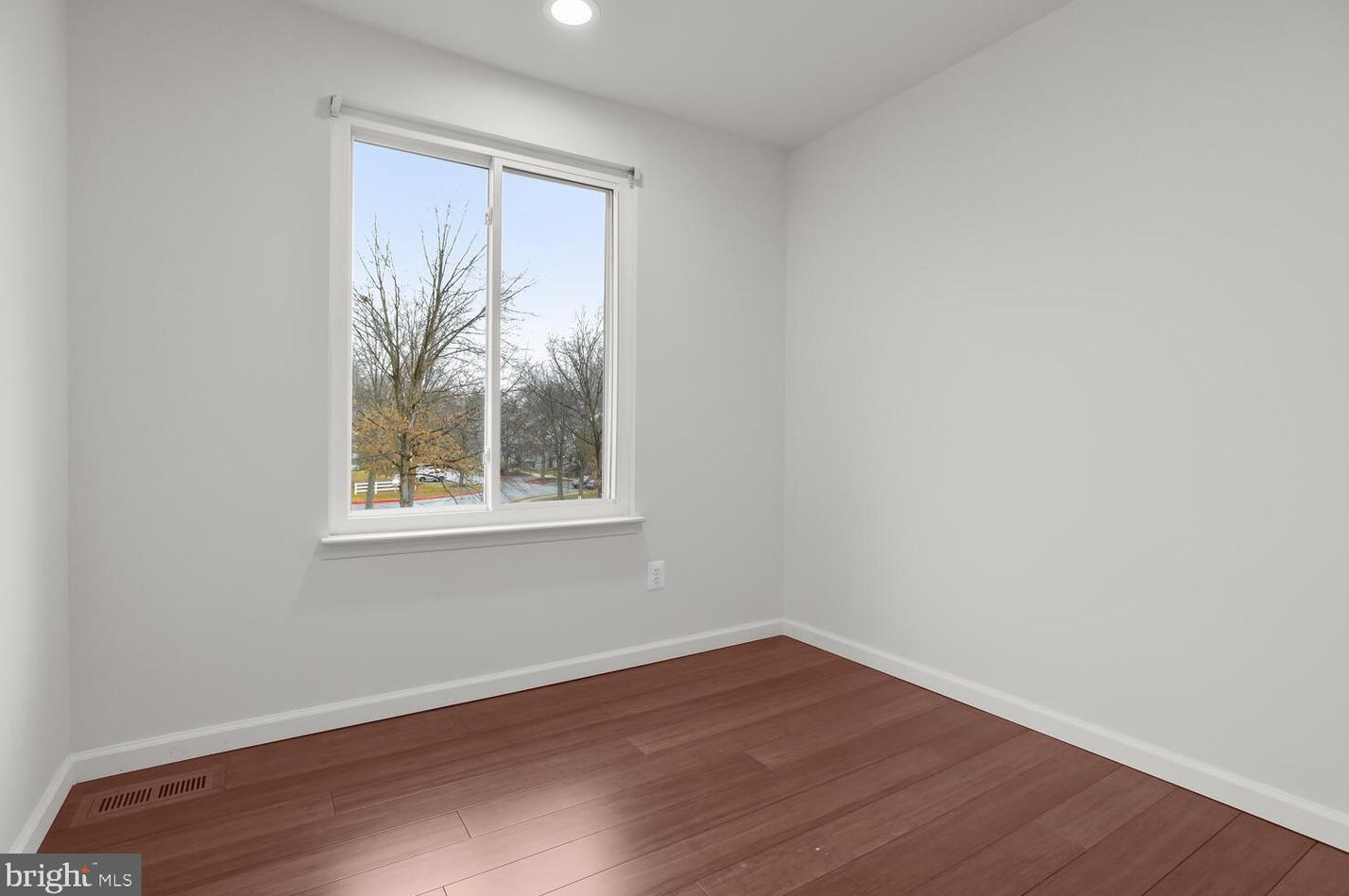 8206 Tall Trees Ct, Ellicott MD  21043-6942 exterior