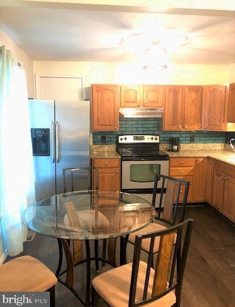 8230 Elberta Dr, Ellicott MD  21043-6665 exterior