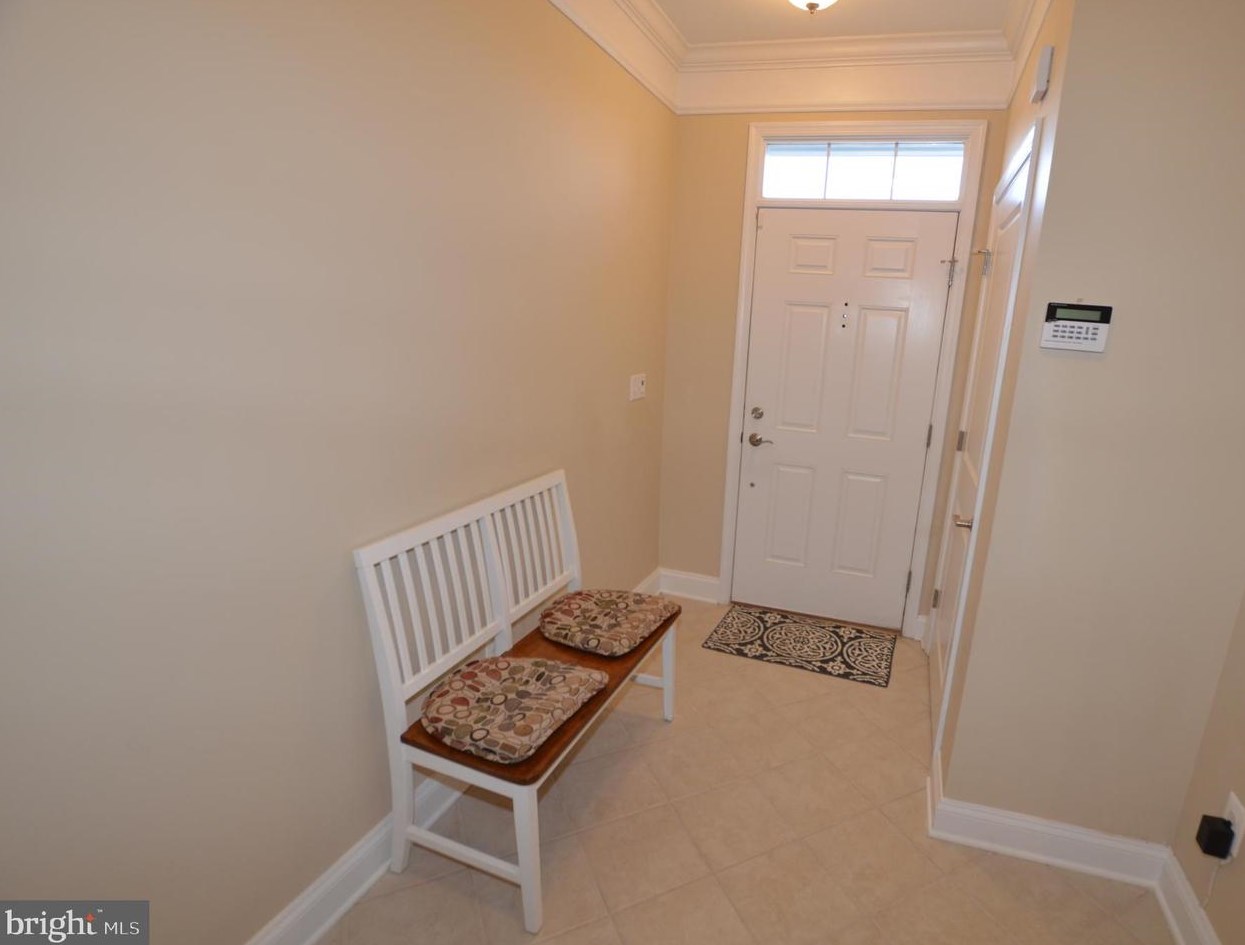 5906 Logans Way, Ellicott MD  21043-7507 exterior