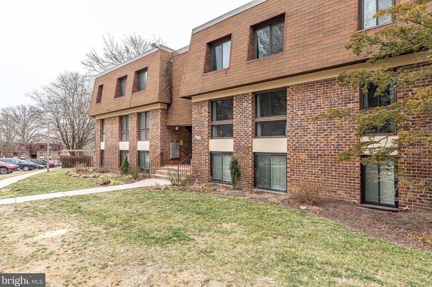 5236 Running Brook Rd, Columbia MD  21044-1770 exterior