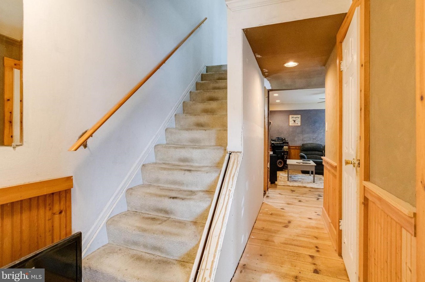 6654 Ducketts Ln, Baltimore MD  21075-6149 exterior