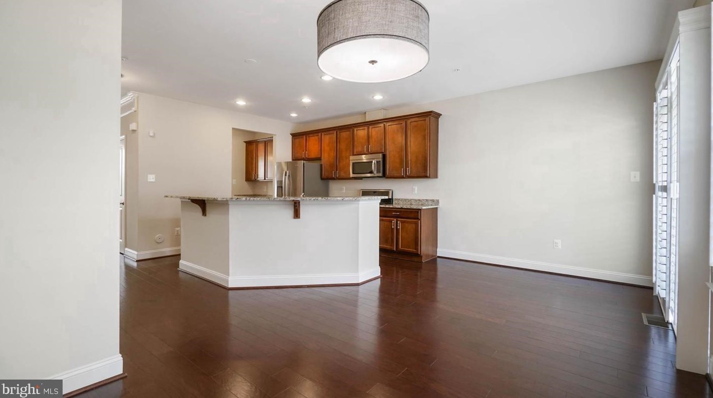 5803 Lois Ln, Ellicott MD  21043-7515 exterior