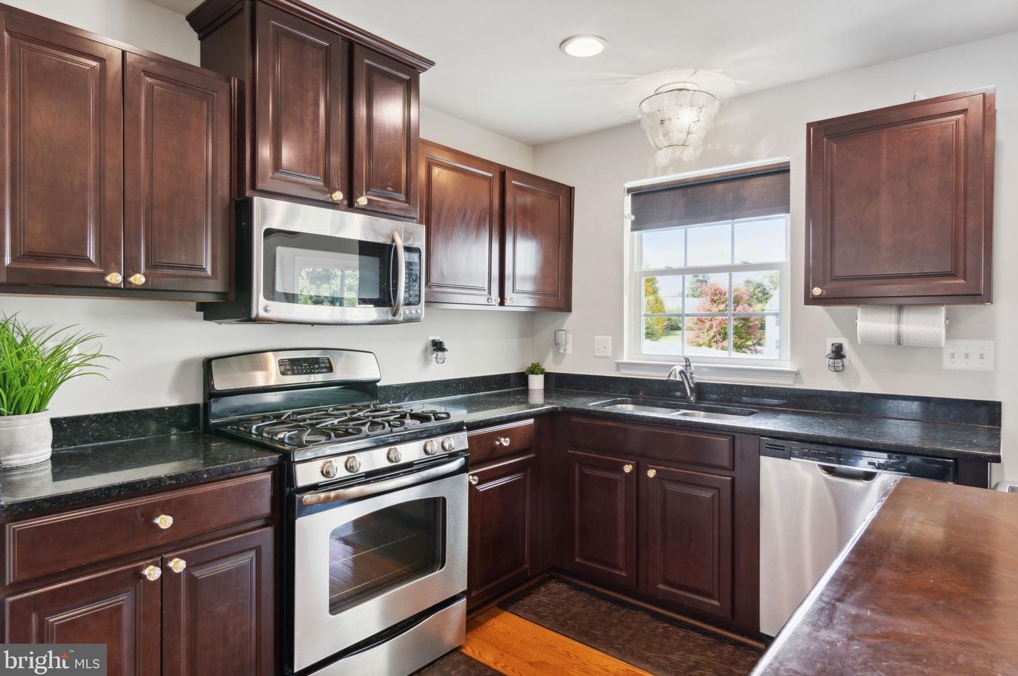 7032 Lennox Ave, Baltimore MD  21075-6315 exterior