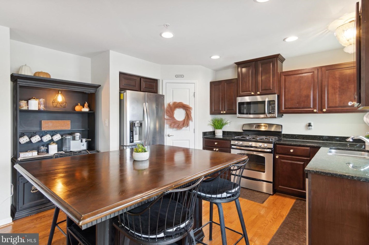 7032 Lennox Ave, Baltimore MD  21075-6315 exterior