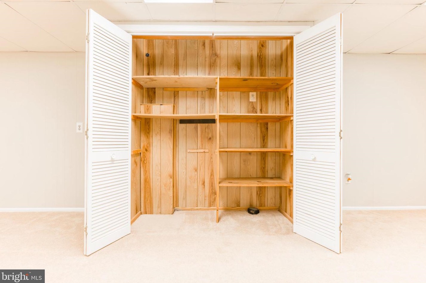 4730 Hale Haven Dr, Ellicott MD  21043-6669 exterior