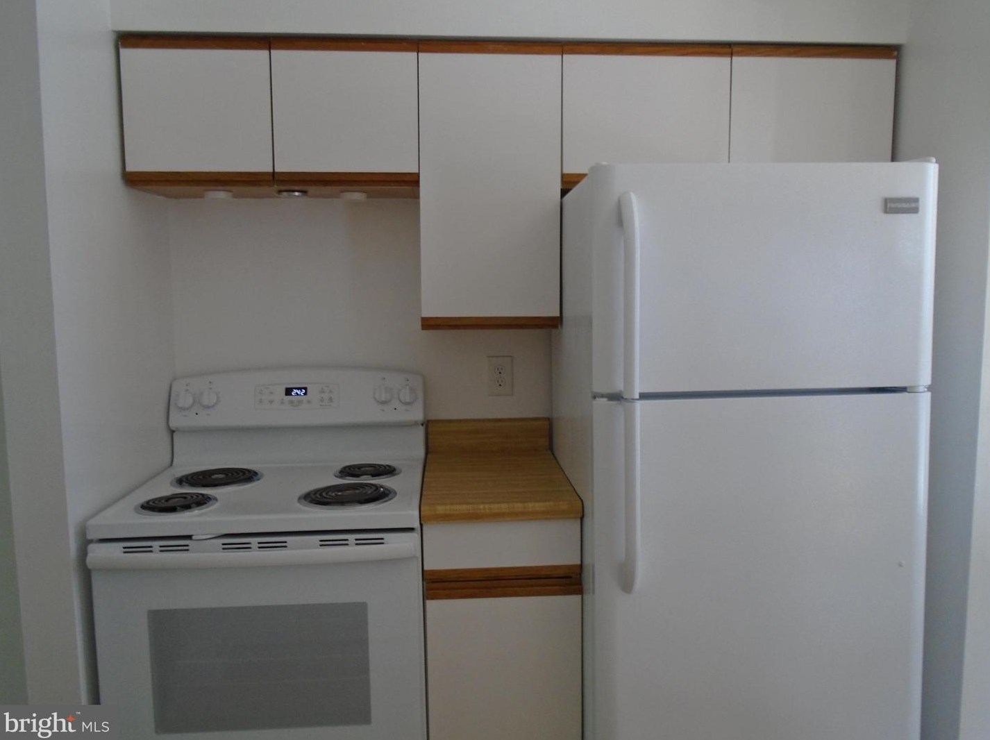 8486 Frederick Rd, Ellicott MD  21043-4606 exterior