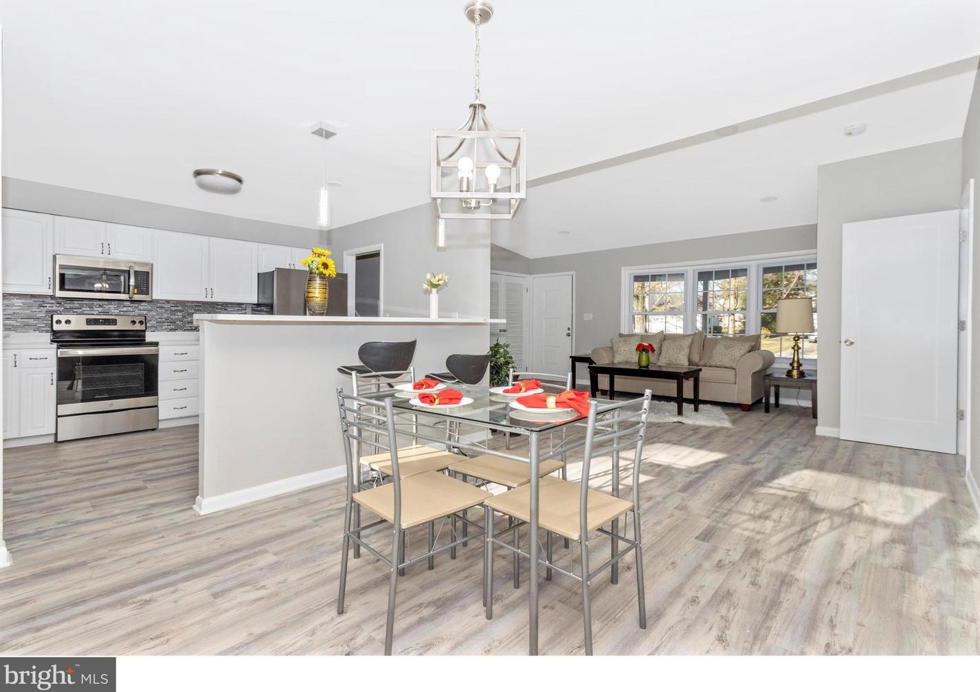 2817 Greenway Dr, Ellicott MD  21042-2524 exterior