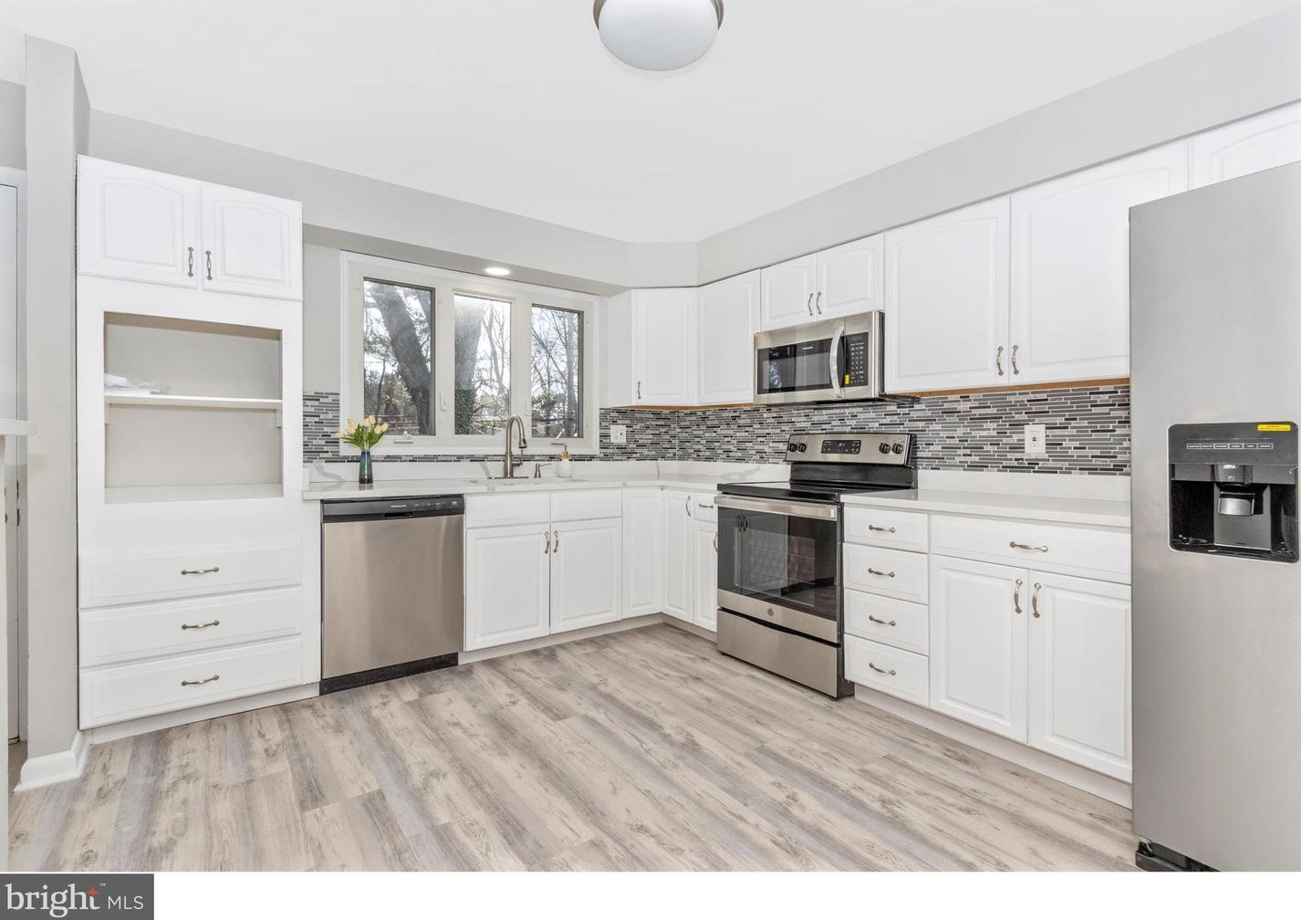 2817 Greenway Dr, Ellicott MD  21042-2524 exterior