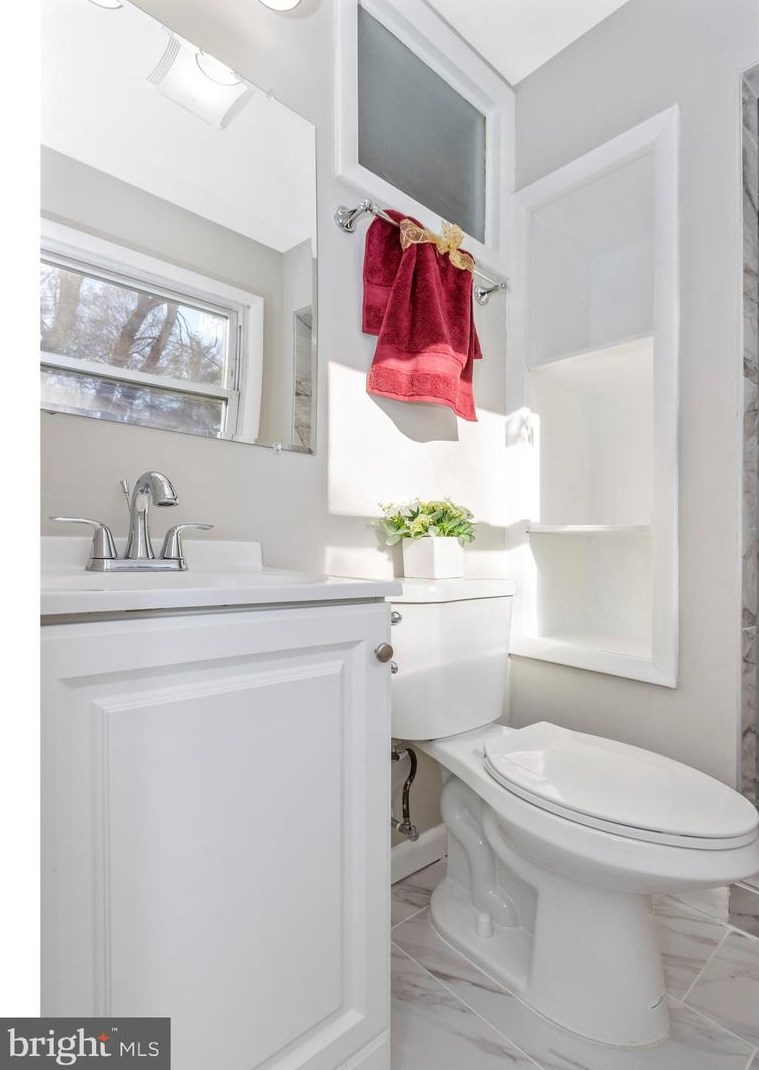 2817 Greenway Dr, Ellicott MD  21042-2524 exterior