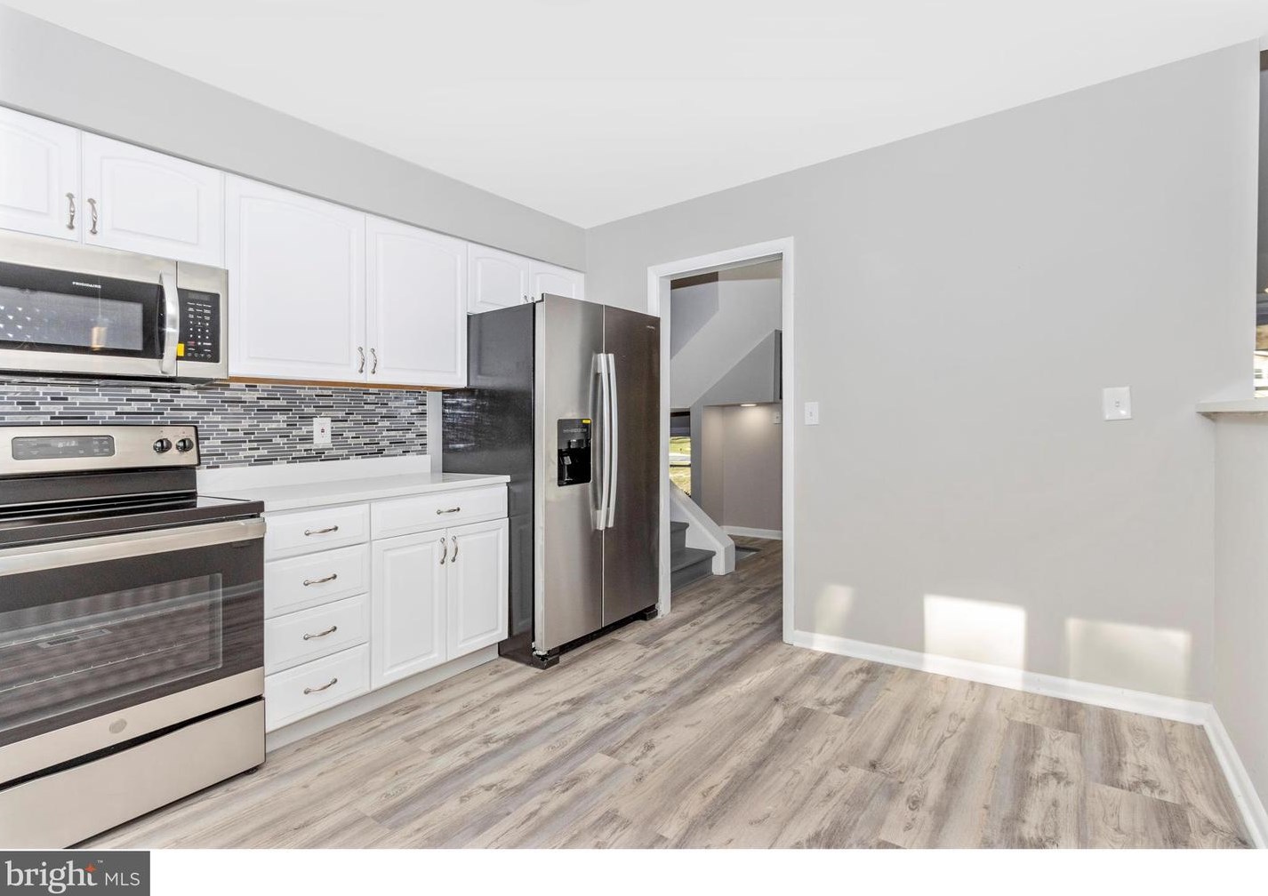 2817 Greenway Dr, Ellicott MD  21042-2524 exterior