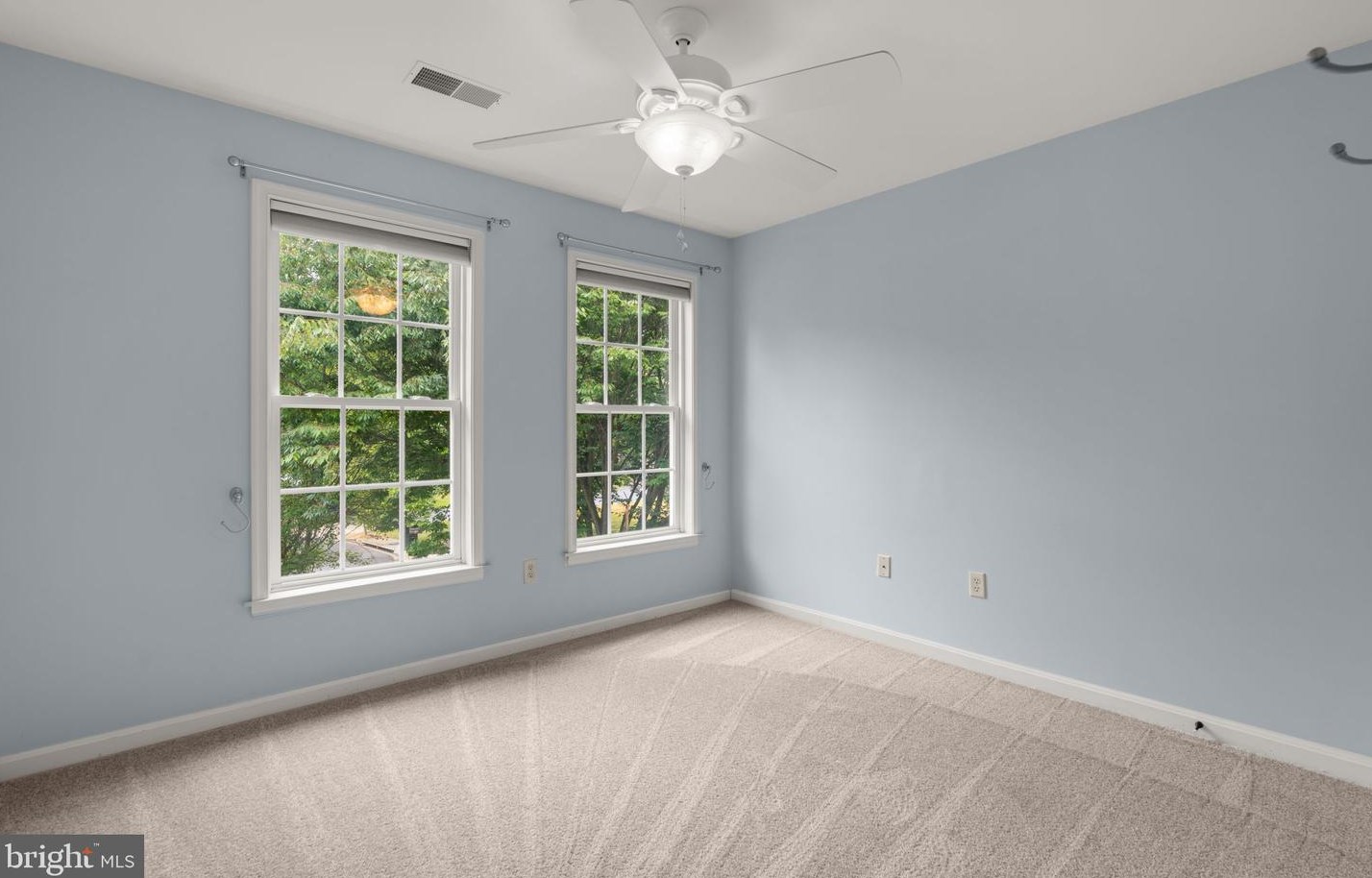 2186 Oak Frst Dr, Ellicott MD 21043-1903 exterior