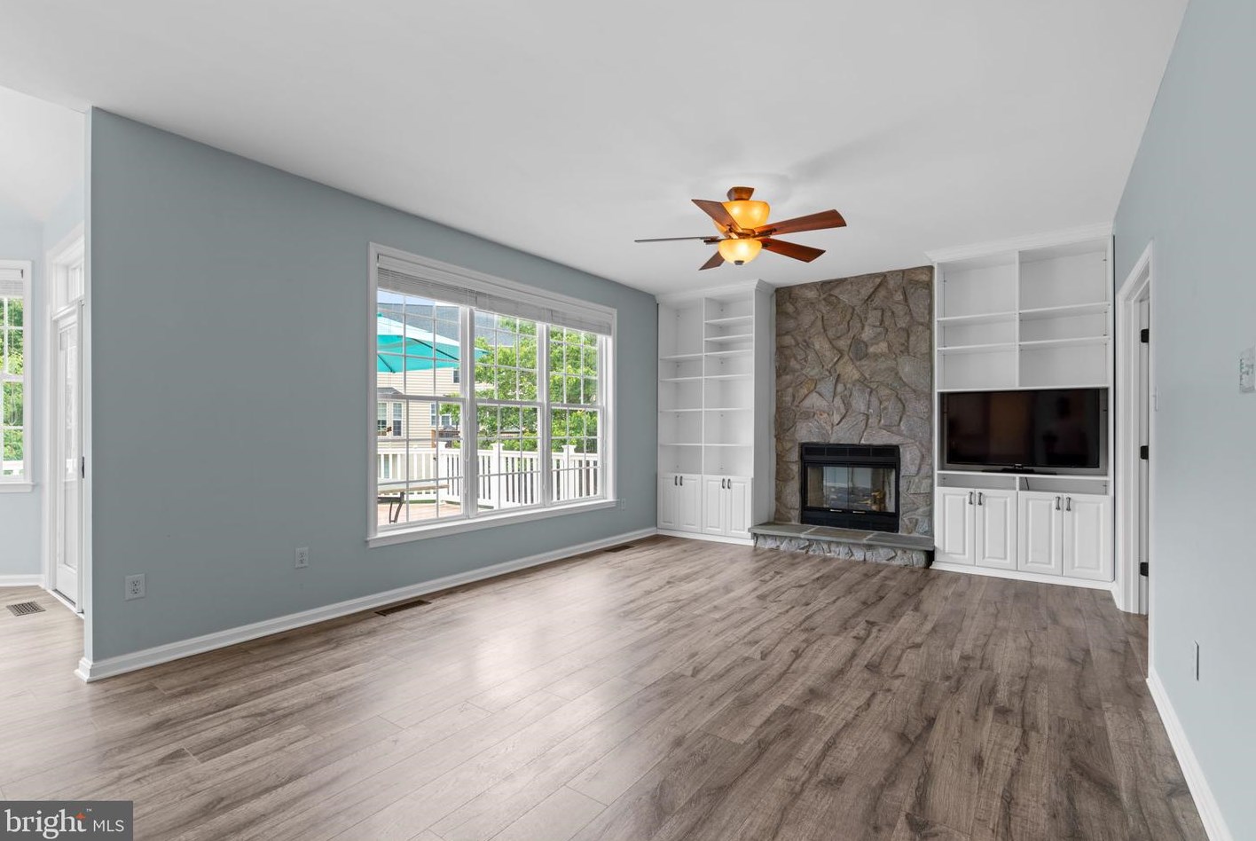 2186 Oak Frst Dr, Ellicott MD 21043-1903 exterior