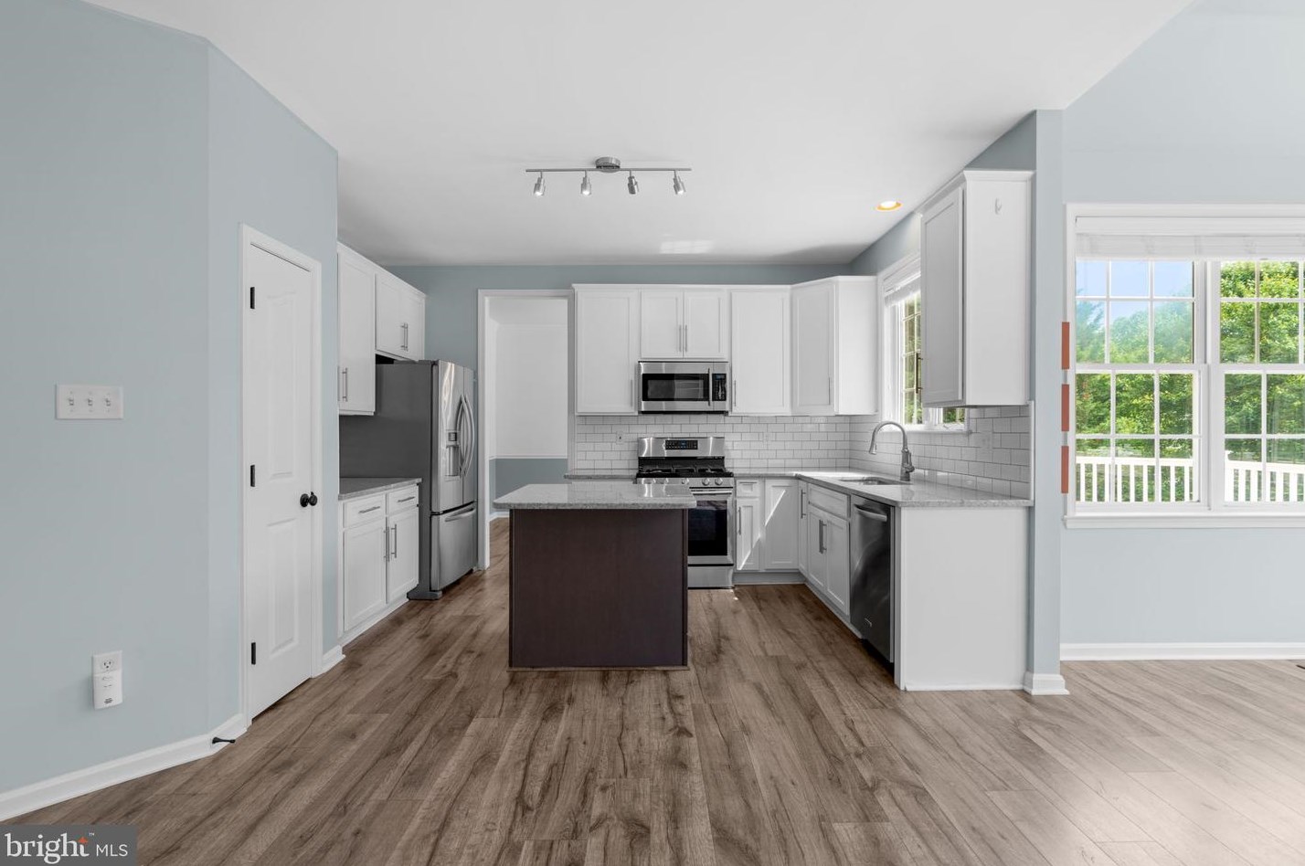 2186 Oak Frst Dr, Ellicott MD 21043-1903 exterior