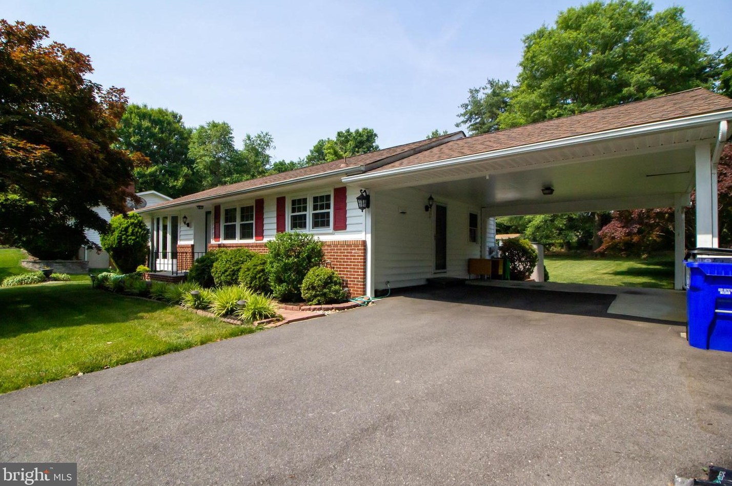 4022 Dee Jay Dr, Ellicott MD 21042-5612 exterior