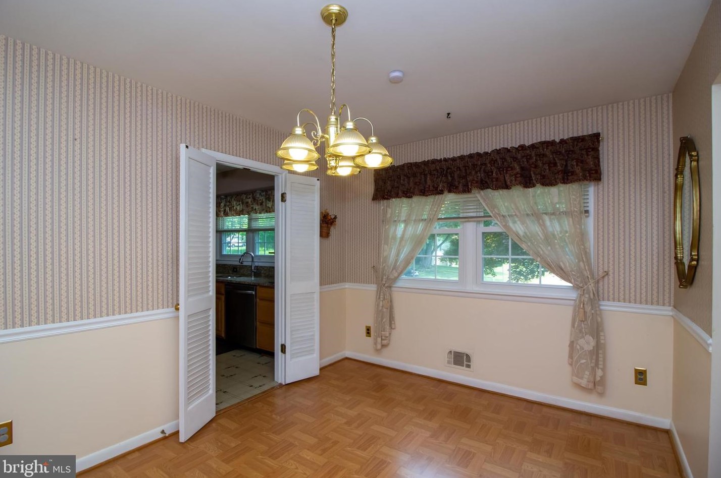 4022 Dee Jay Dr, Ellicott MD 21042-5612 exterior