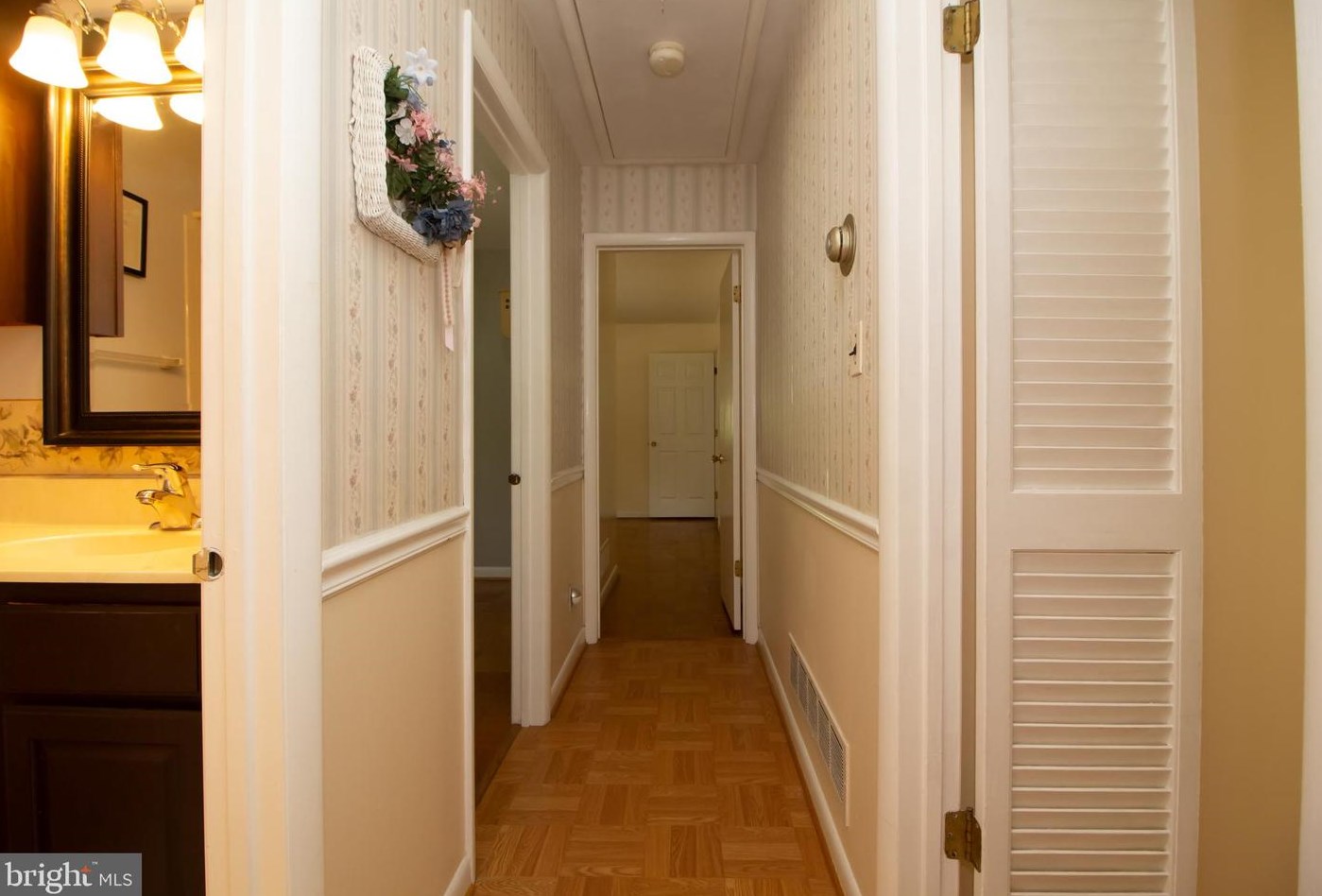 4022 Dee Jay Dr, Ellicott MD 21042-5612 exterior