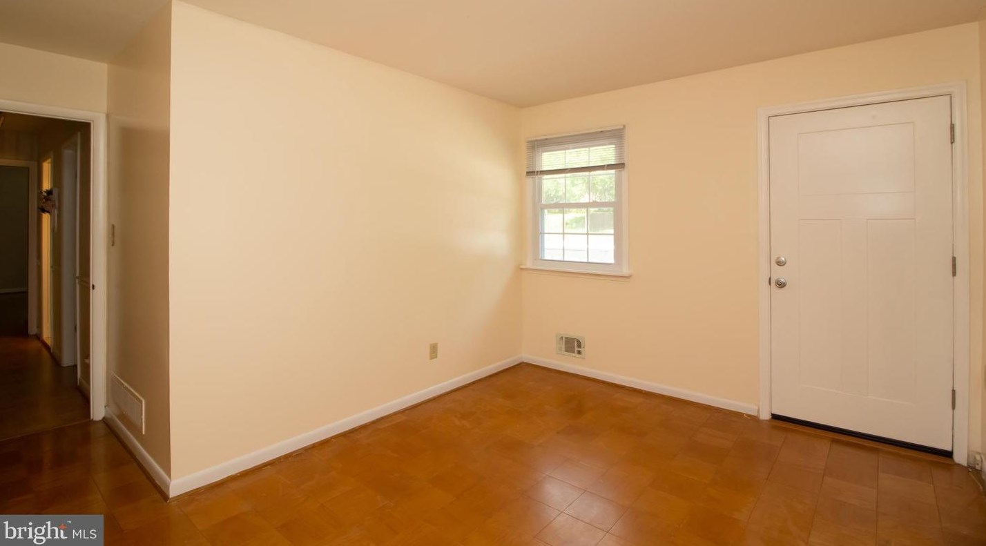 4022 Dee Jay Dr, Ellicott MD 21042-5612 exterior