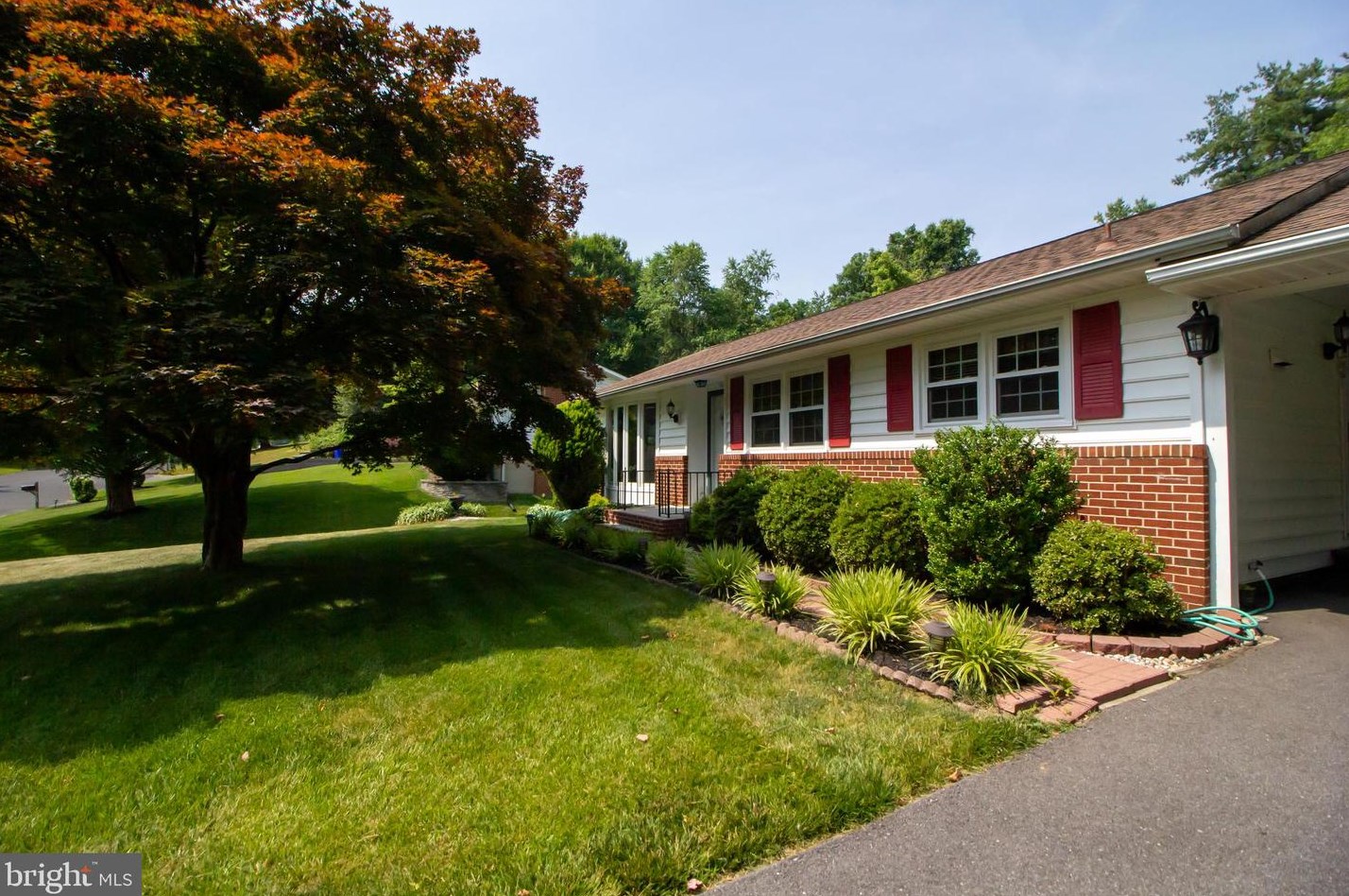 4022 Dee Jay Dr, Ellicott MD 21042-5612 exterior