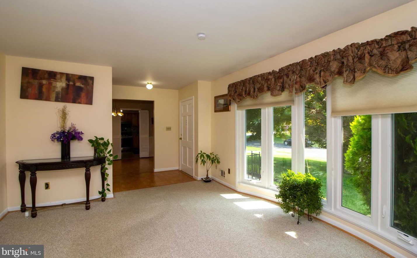 4022 Dee Jay Dr, Ellicott MD 21042-5612 exterior