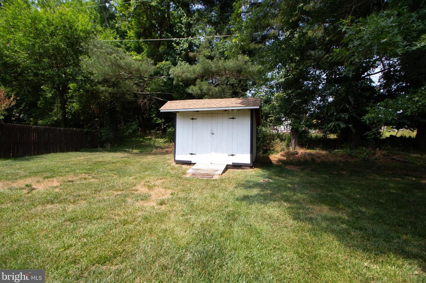 4022 Dee Jay Dr, Ellicott MD 21042-5612 exterior