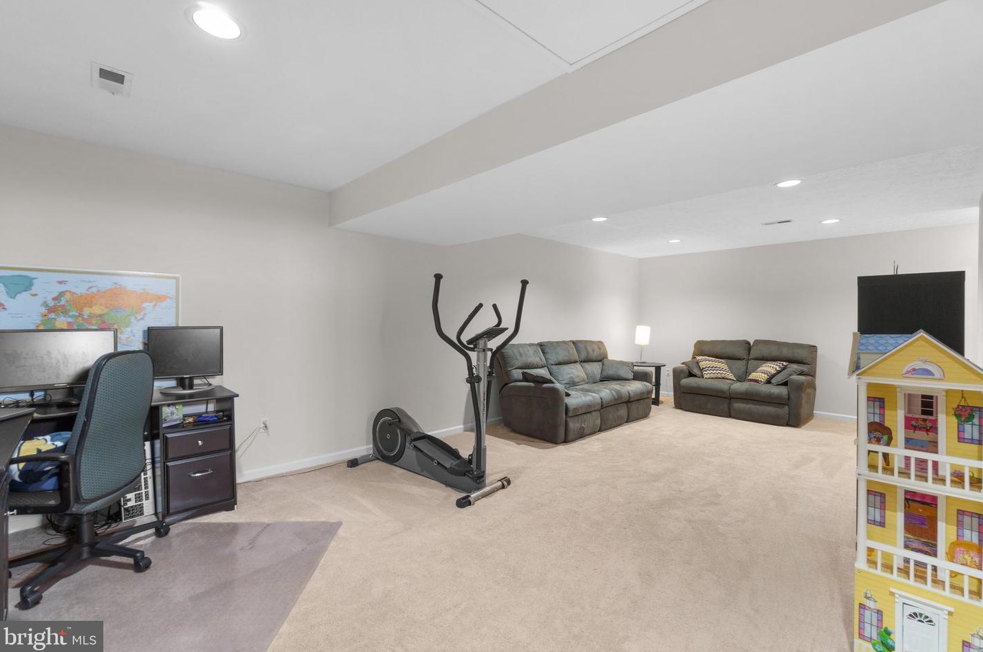 6401 Sedgwick St, Baltimore MD 21075-6198 exterior