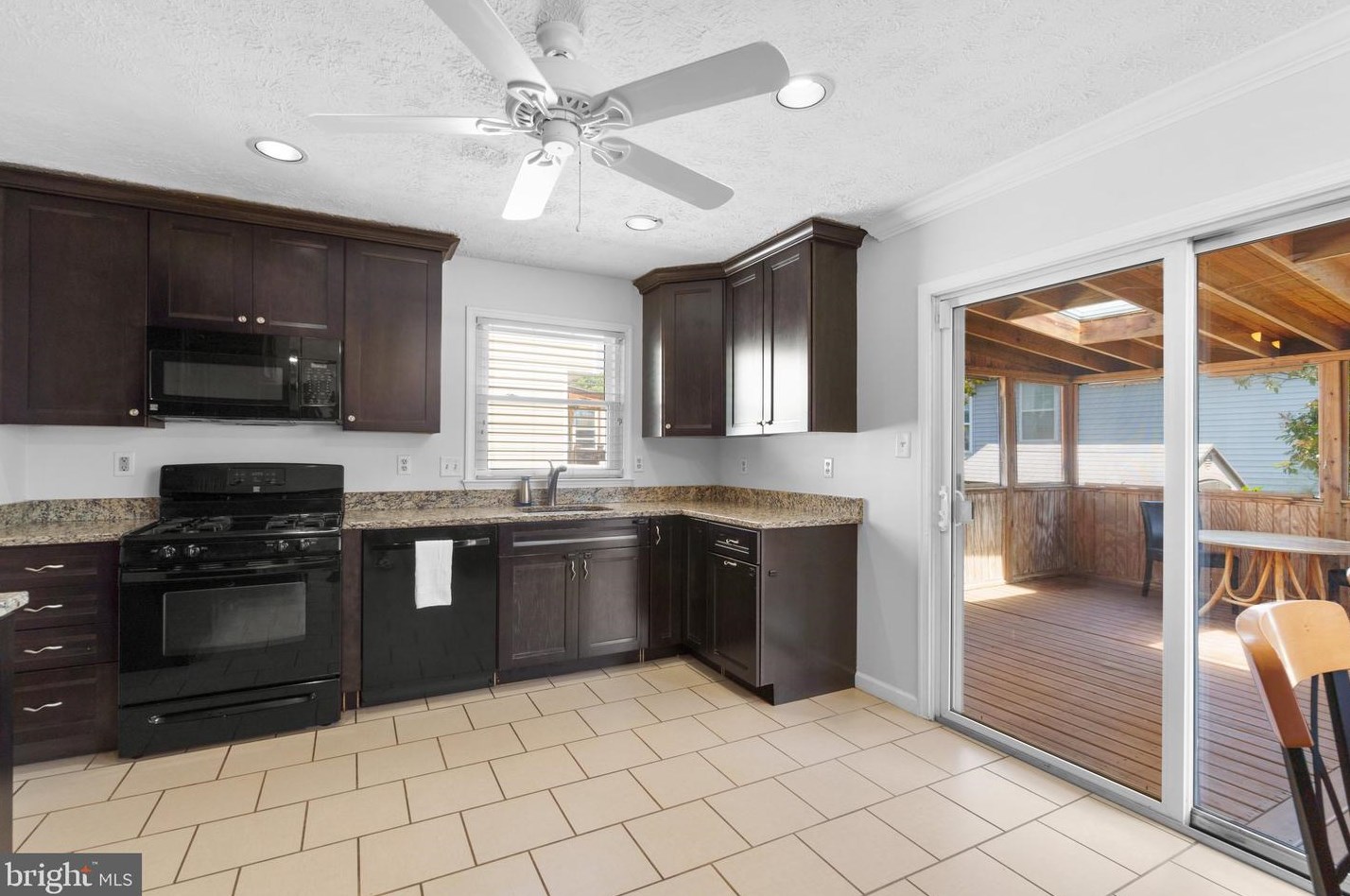 6401 Sedgwick St, Baltimore MD 21075-6198 exterior