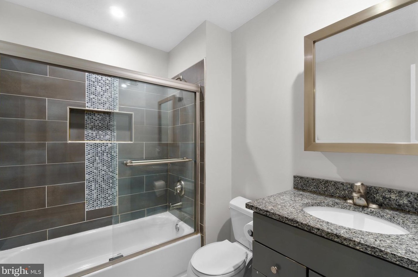 6401 Sedgwick St, Baltimore MD 21075-6198 exterior