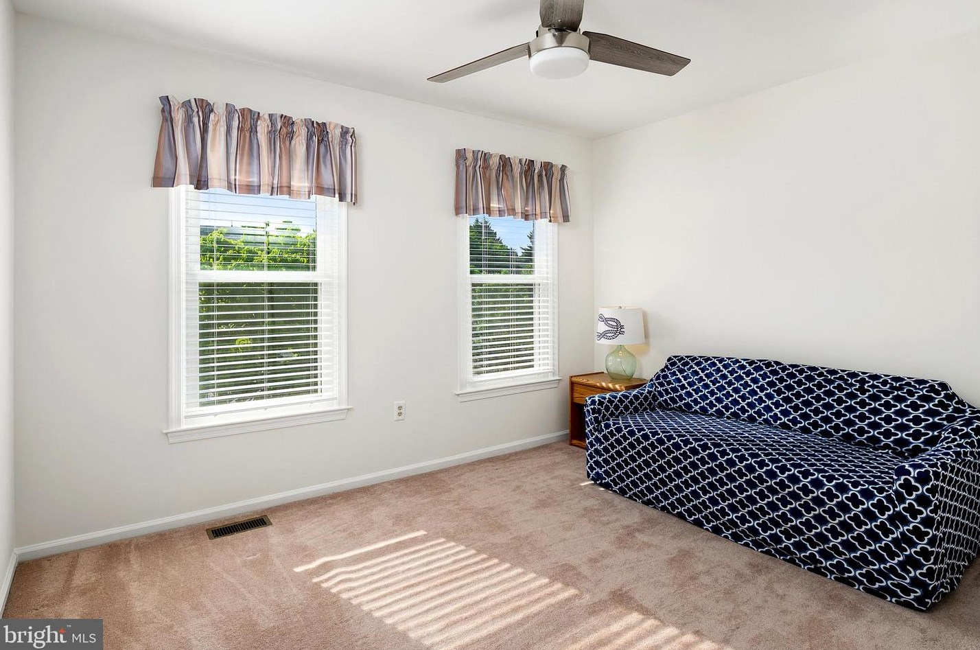 5229 Rising Sun Ln, Ellicott MD 21043-6302 exterior