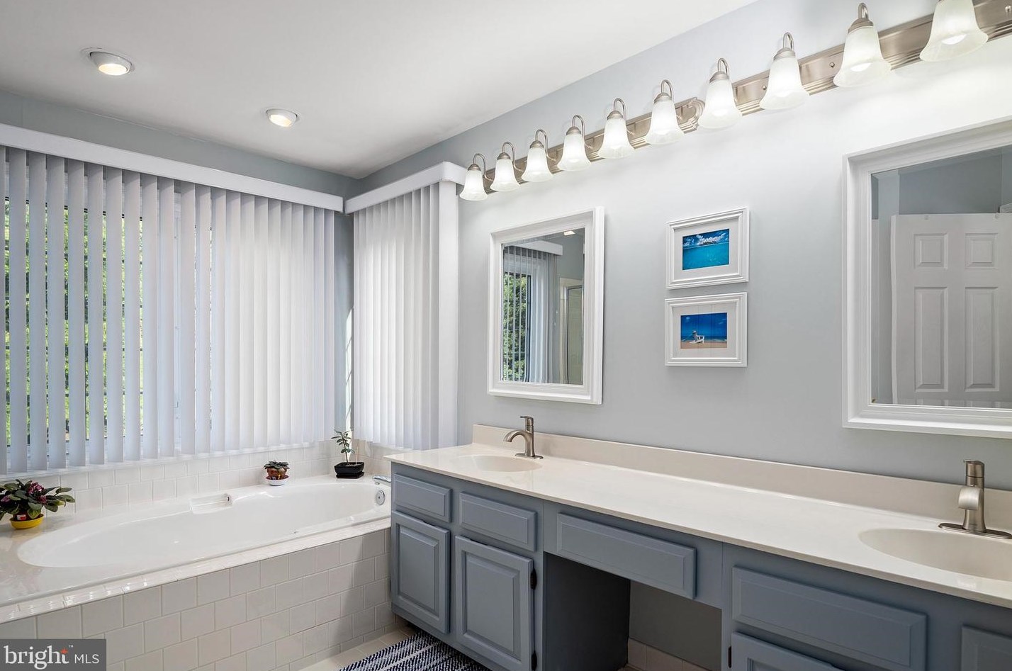 5229 Rising Sun Ln, Ellicott MD 21043-6302 exterior